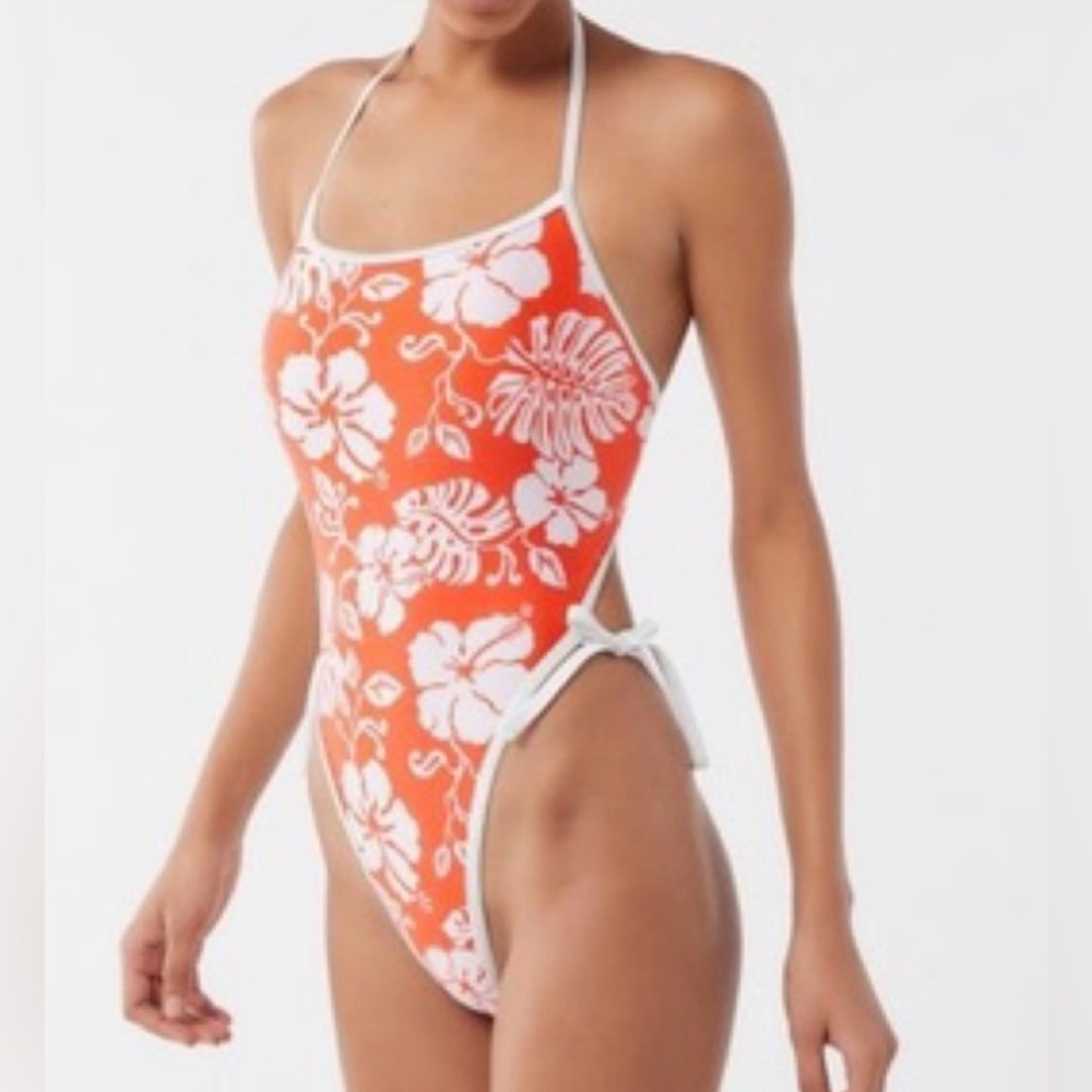 Roxy x Urban Outfitters one piece swimsuit - Picture 3 of 5